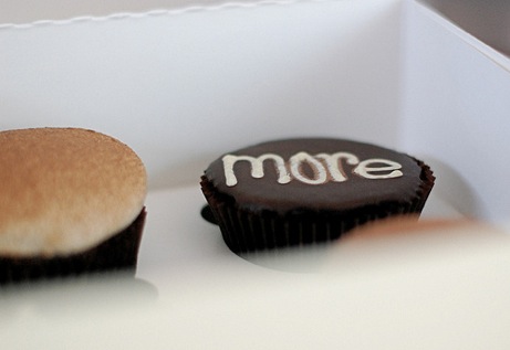 3438252012_b7aa9ebc93 more cupcakes, chicago | simple pretty