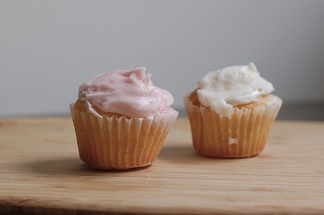 cupcakes petite cupcakes | simple pretty