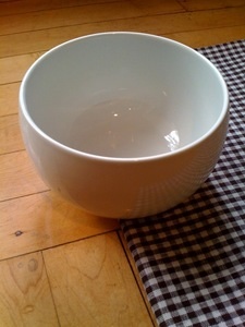 simple white bowls at pod | simple pretty