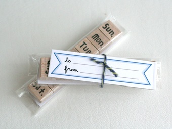 the small object days-of-the-week magnets | simple pretty