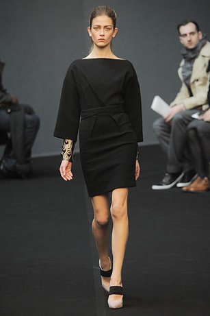 roland mouret fall 2010 | simple pretty