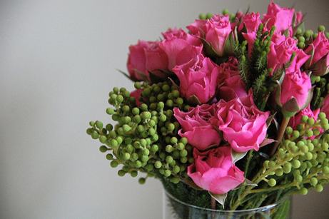 rose and berzelia bouquet | simple pretty