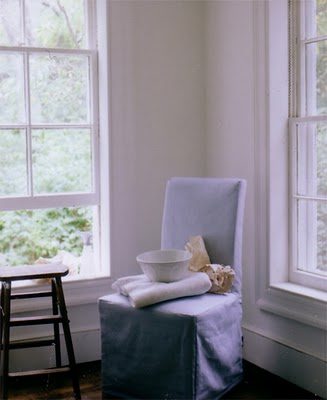 triciafoleyinthecountrychair photo from tricia foley's 'in the country' blog | simple pretty